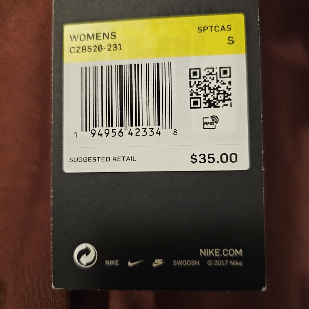 Nike Women's Sportswear Essential Bike Shorts Burgundy Sz Small cz8526-231 New - Picture 3 of 8